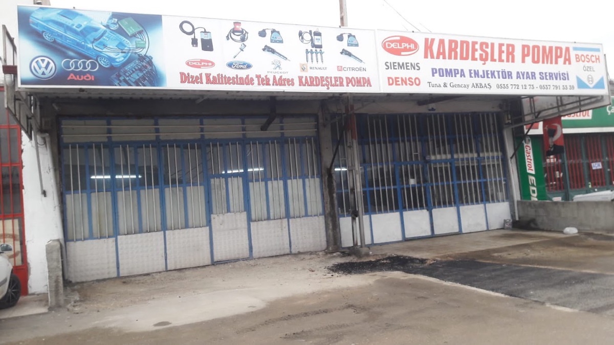 Kardeşler Pompa tabela ve mağaza girişi